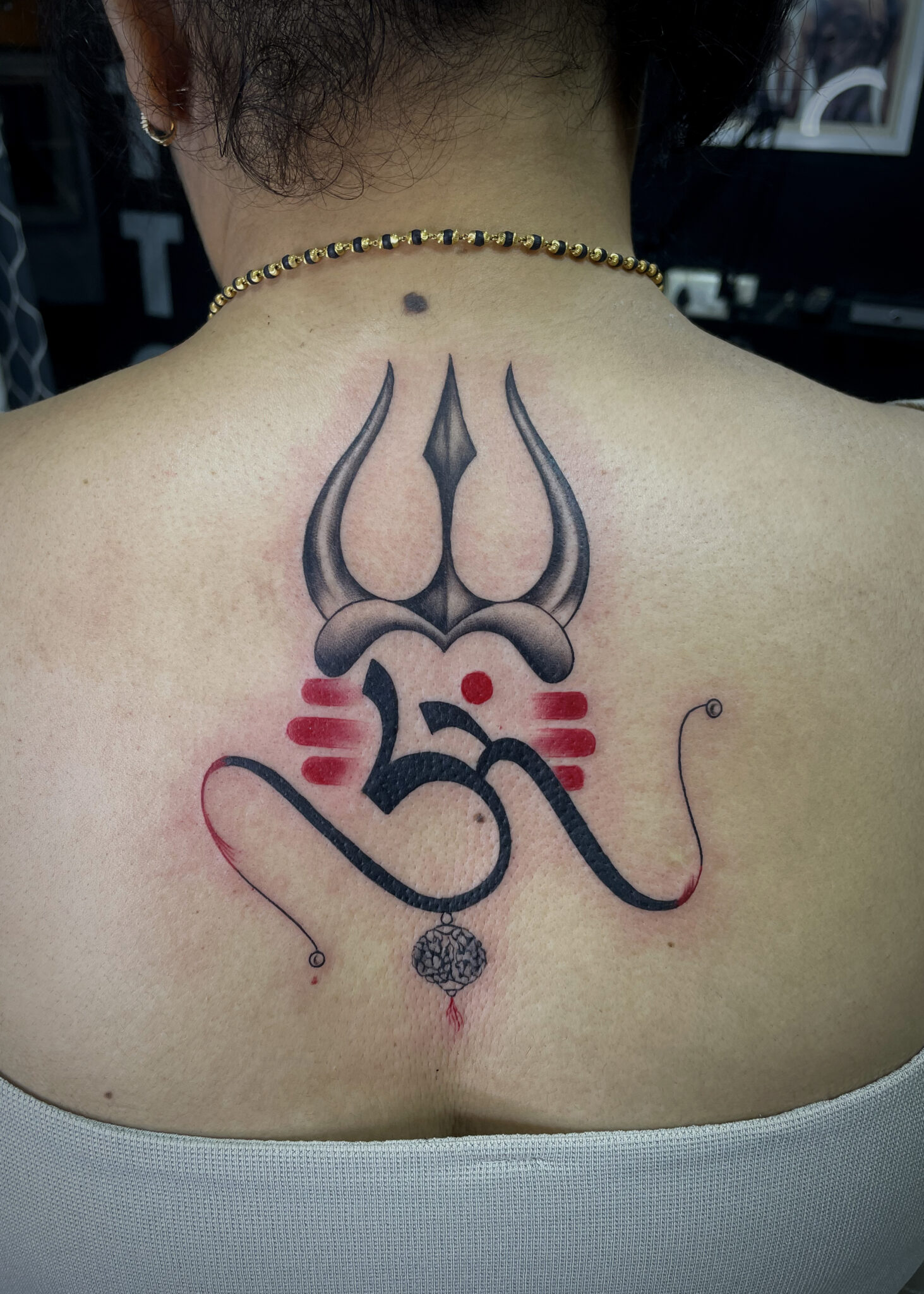 om trishul back01