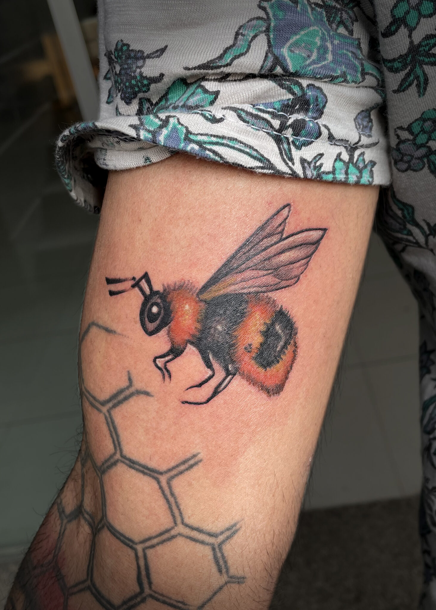 bee tattoo
